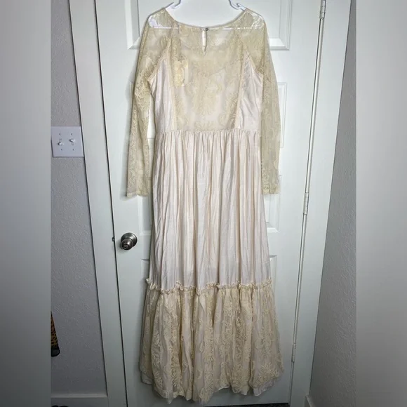 NWT Cream Lace Maxi Dress - Picture 4 of 8